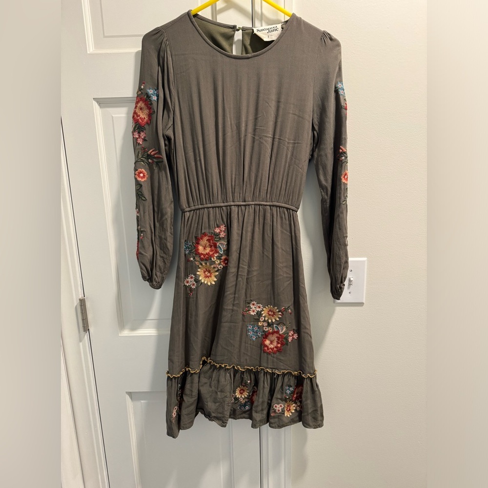 Savanna Jane dress. Bought on fehernvi.
